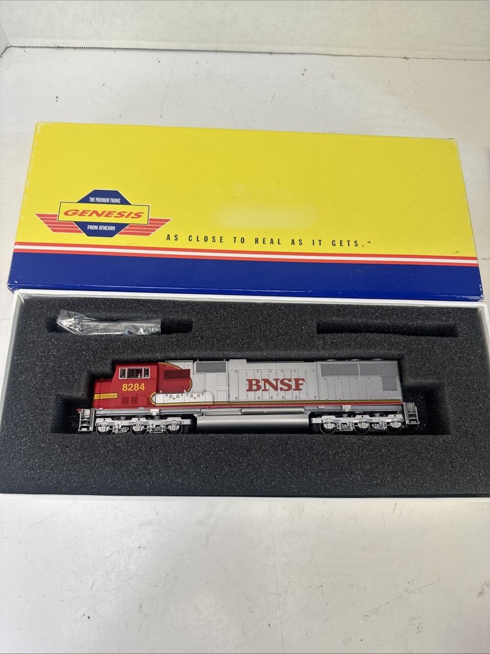 BNSF SD75I Locomotive - Rd# 8284 - Athearn Genesis (G6147) HO scale